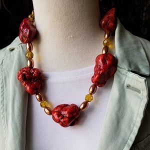 ✨️Vintage Coppertone Beaded Necklace with Howlite